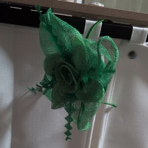 Elegant Green Floral Hair Accessory